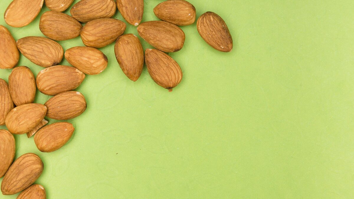 Manfaat Kacang Almond, Kandungan Gizi, dan Porsi Harian yang Tepat